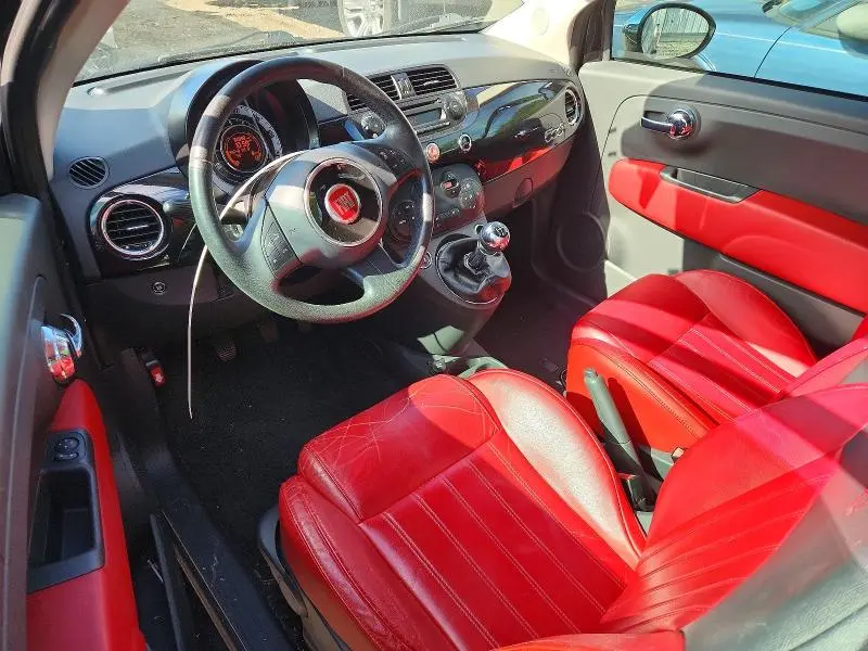 2013 FIAT 500 LOUNGE  