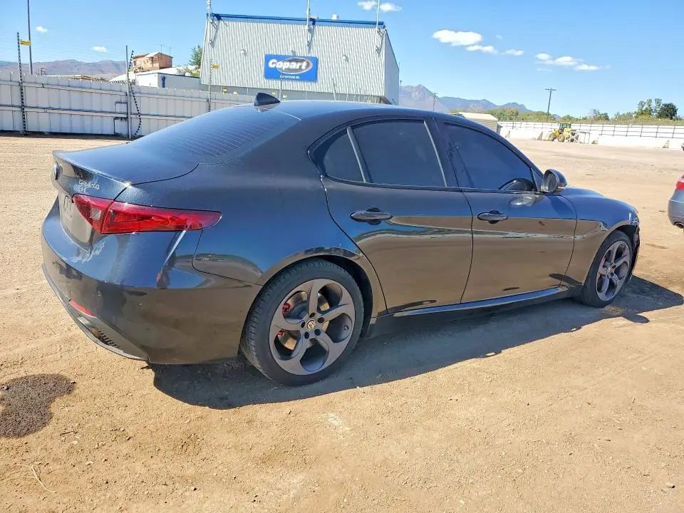 2017 ALFA ROMEO GIULIA Q4  