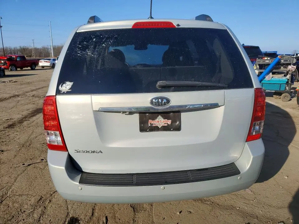 2012 KIA SEDONA LX  