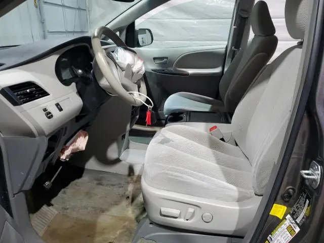 2013 TOYOTA SIENNA LE  