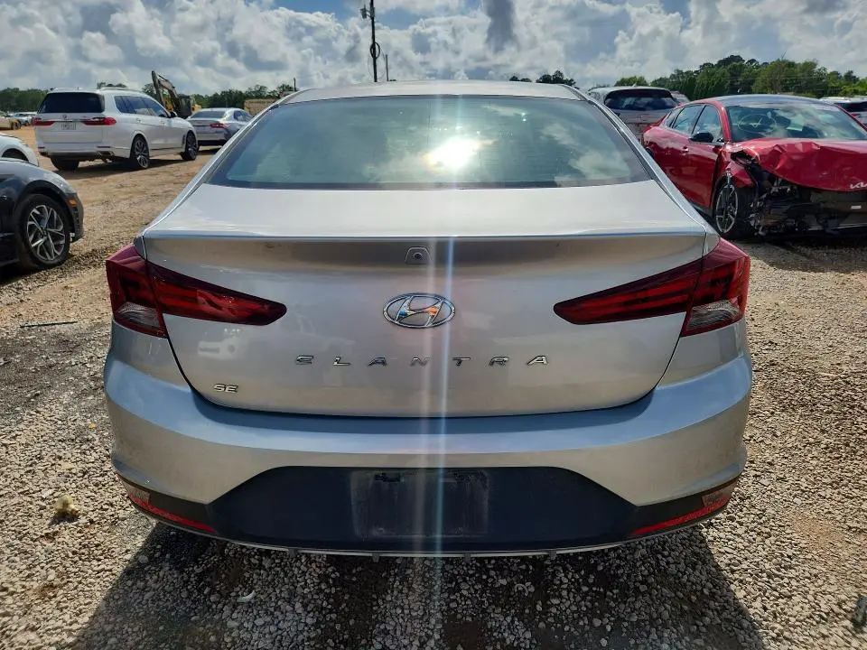 2020 HYUNDAI ELANTRA SE  