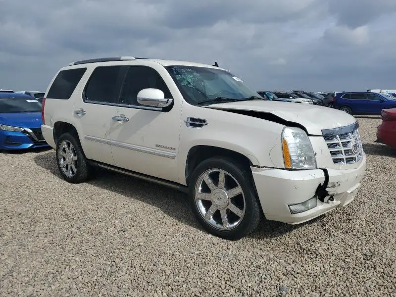 2011 CADILLAC ESCALADE PREMIUM  