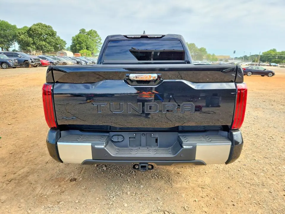 2024 TOYOTA TUNDRA CREWMAX LIMITED  