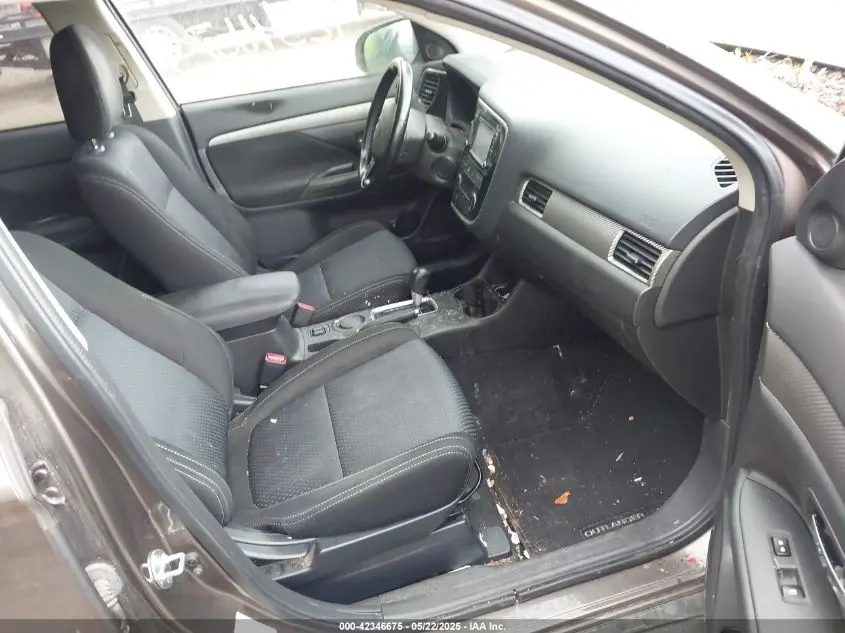 2016 MITSUBISHI OUTLANDER SE