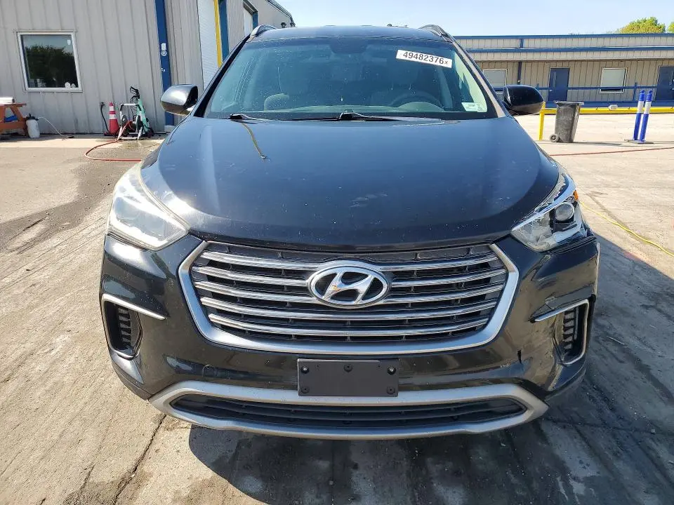 2017 HYUNDAI SANTA FE SE  
