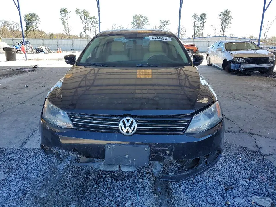 2013 VOLKSWAGEN JETTA SE  