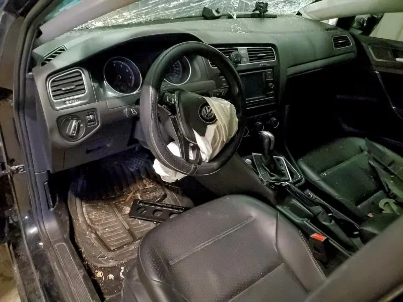 2021 VOLKSWAGEN GOLF   