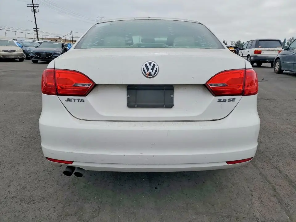 2012 VOLKSWAGEN JETTA SE  