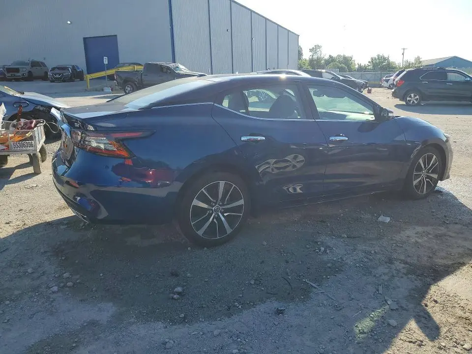 2022 NISSAN MAXIMA SV  