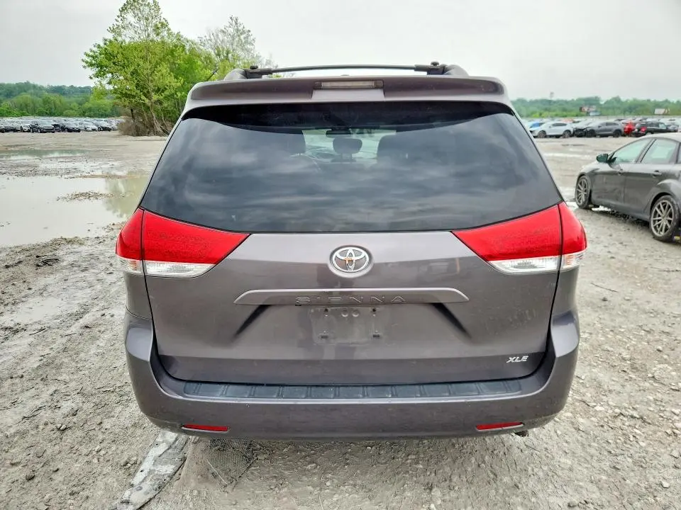 2012 TOYOTA SIENNA XLE 8-PASSENGER  