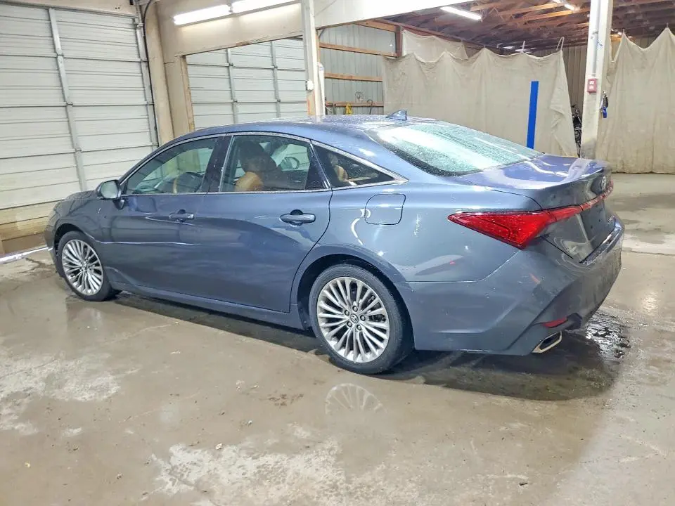 2019 TOYOTA AVALON LIMITED  