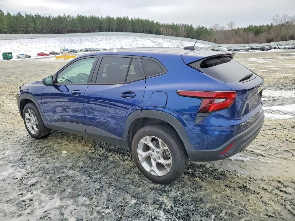 2024 CHEVROLET TRAX LS  