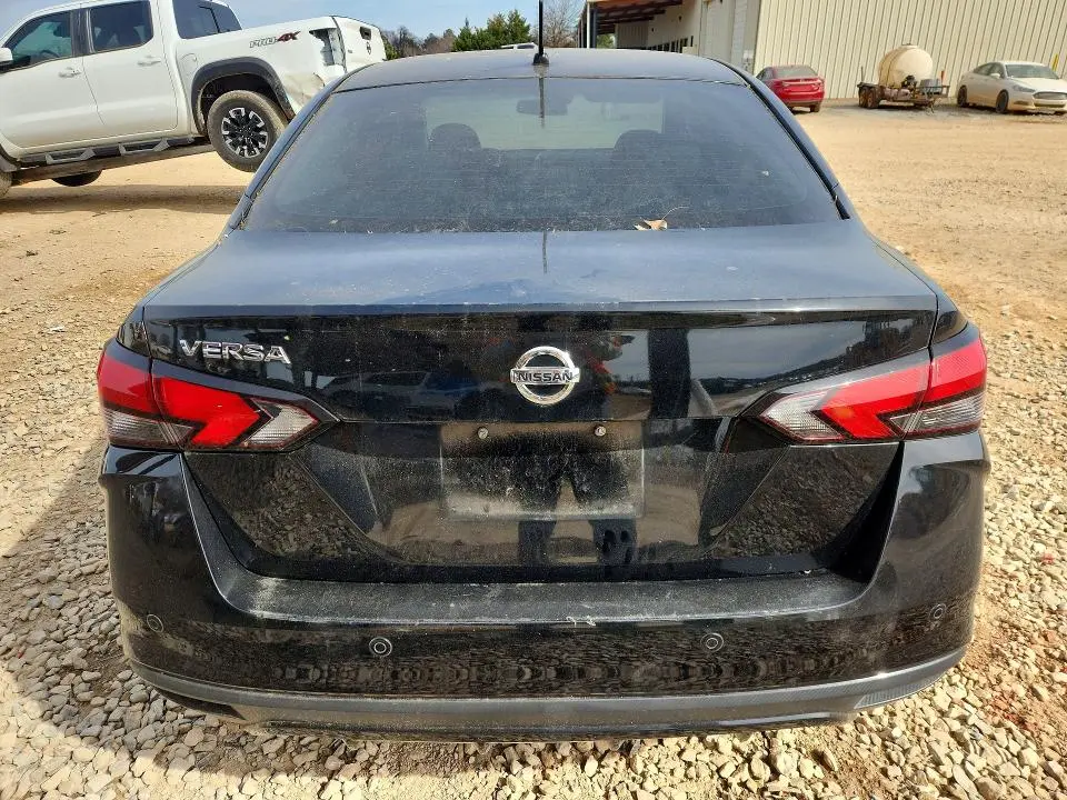 2021 NISSAN VERSA S  