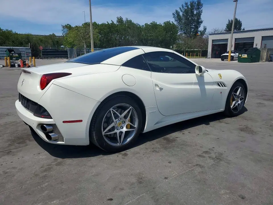 2013 FERRARI CALIFORNIA   