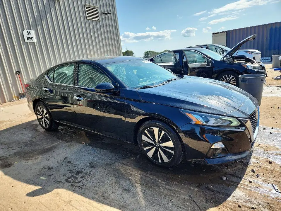 2019 NISSAN ALTIMA SL  