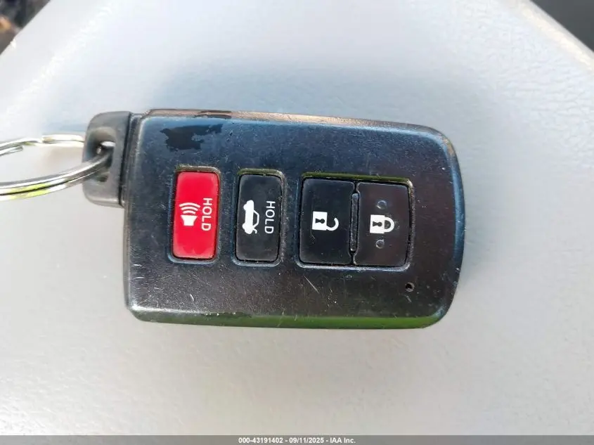 2015 TOYOTA CAMRY HYBRID LE