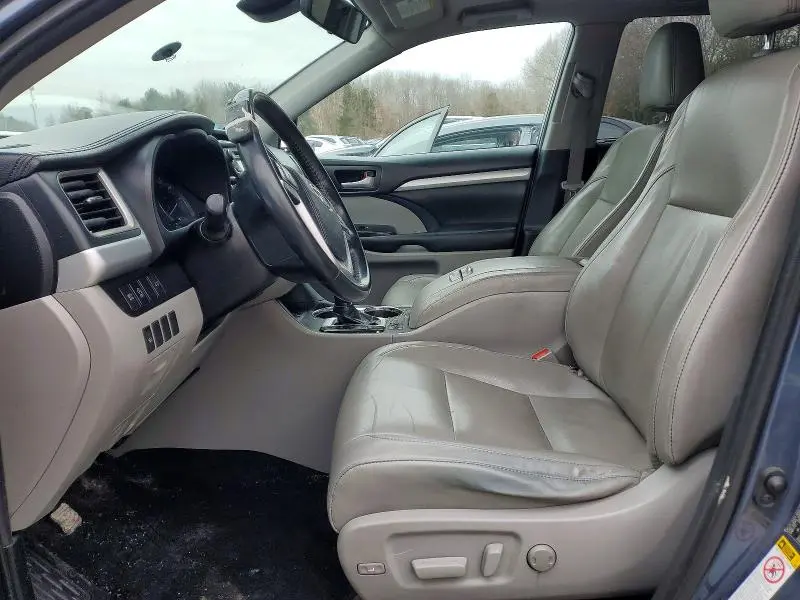 2019 TOYOTA HIGHLANDER XLE  