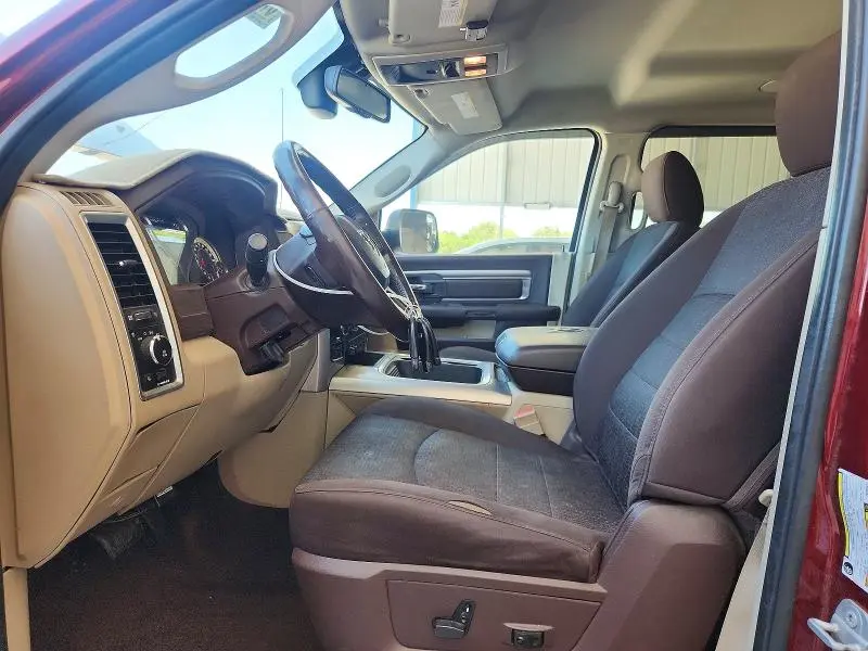 2016 RAM 1500 SLT  