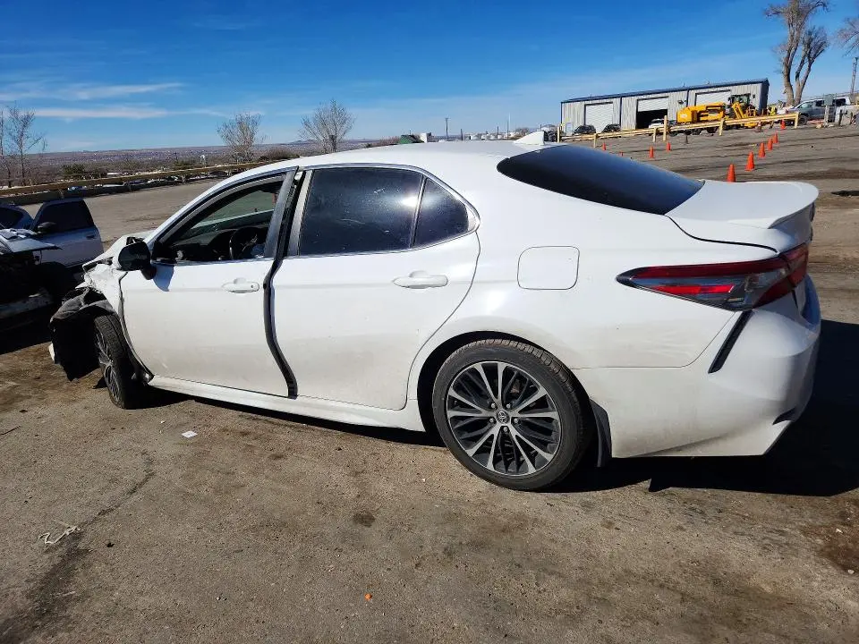 2019 TOYOTA CAMRY SE  