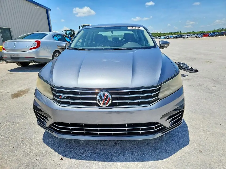 2017 VOLKSWAGEN PASSAT R-LINE  
