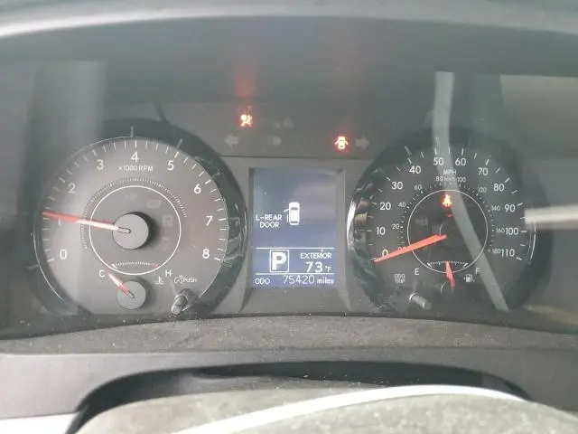 2017 TOYOTA SIENNA LE  