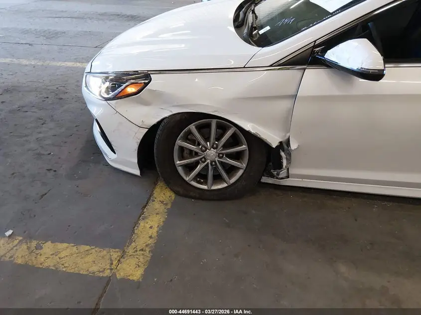 2018 HYUNDAI SONATA SE