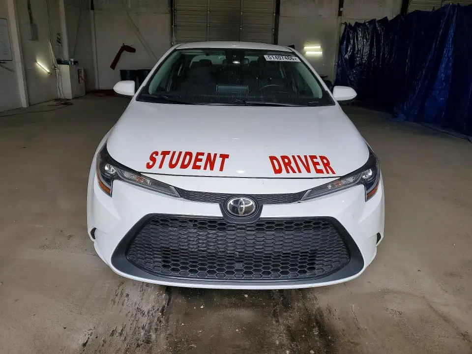 2021 TOYOTA COROLLA   