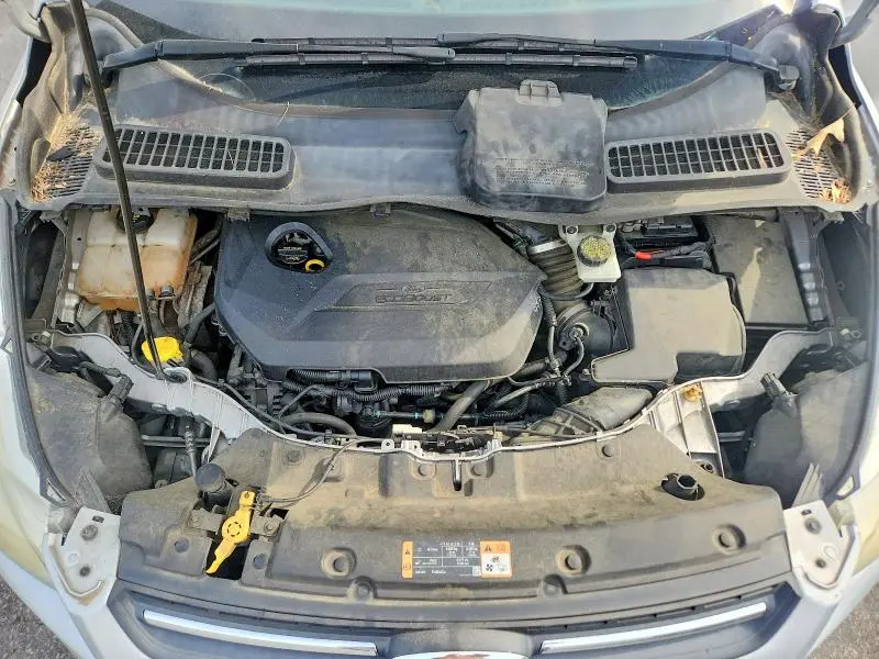 2015 FORD ESCAPE SE  