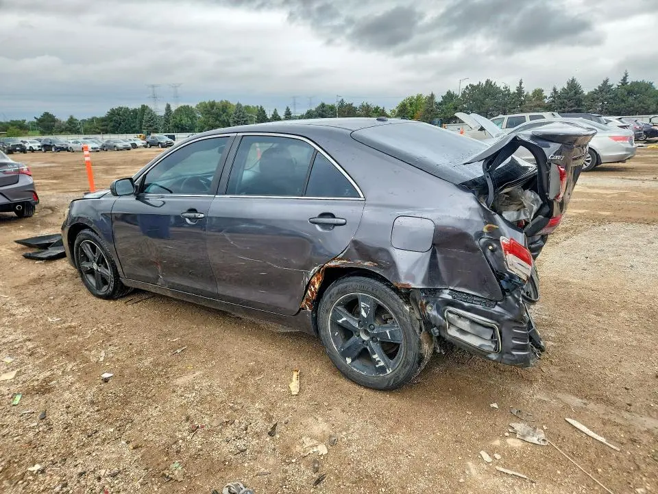 2011 TOYOTA CAMRY SE  