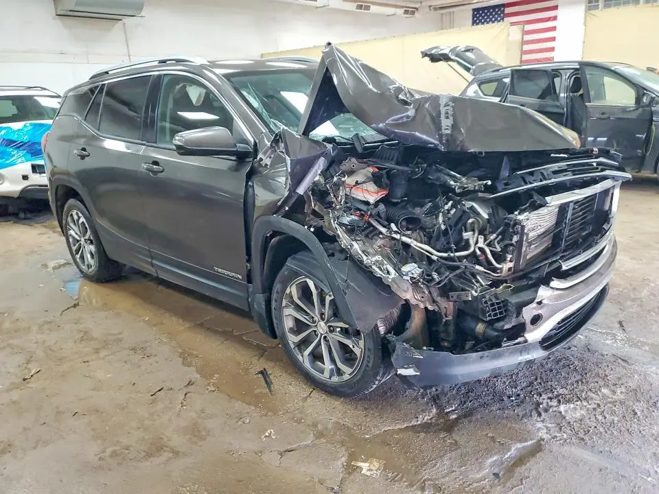 2020 GMC TERRAIN SLT  