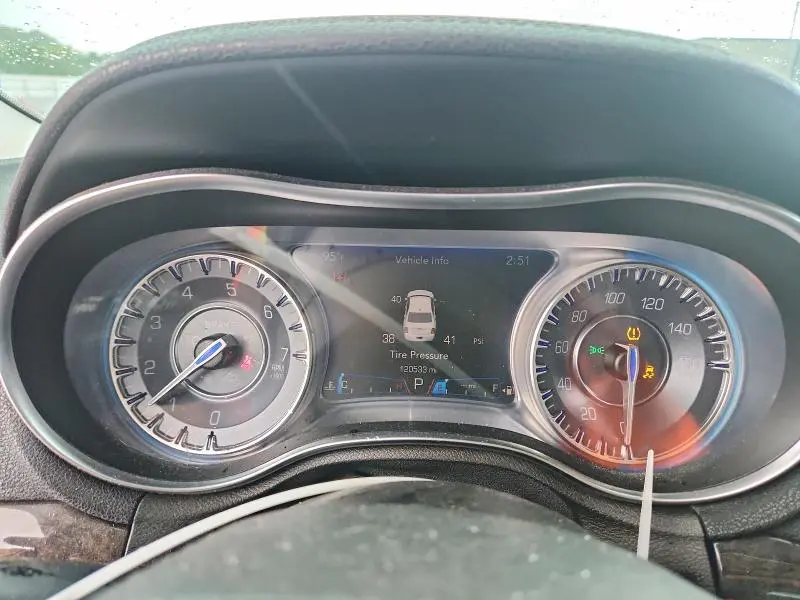 2015 CHRYSLER 300C   
