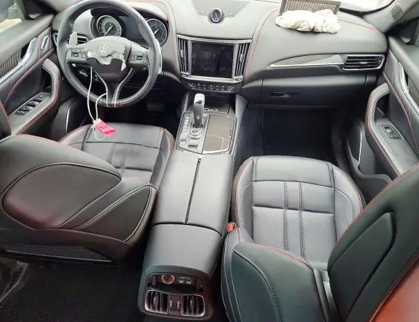 2024 MASERATI LEVANTE MODENA  