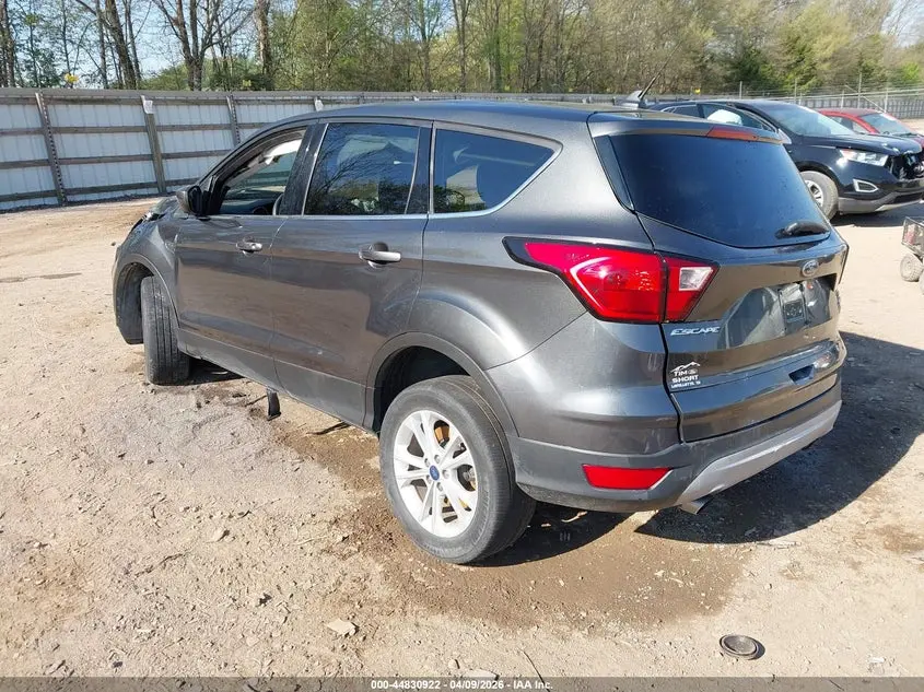 2019 FORD ESCAPE SE