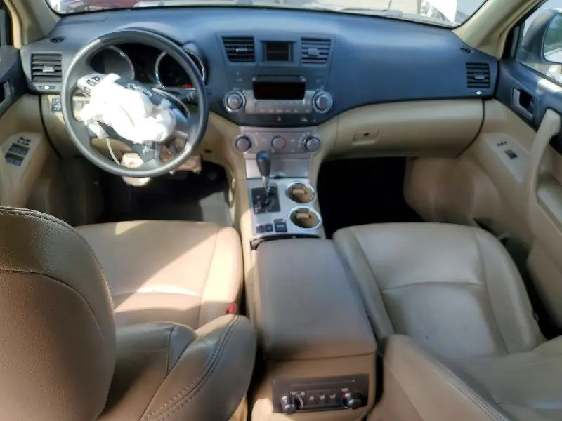 2011 TOYOTA HIGHLANDER BASE  