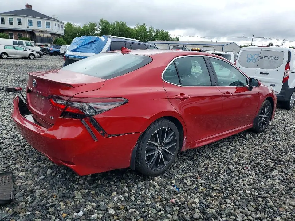 2021 TOYOTA CAMRY SE  