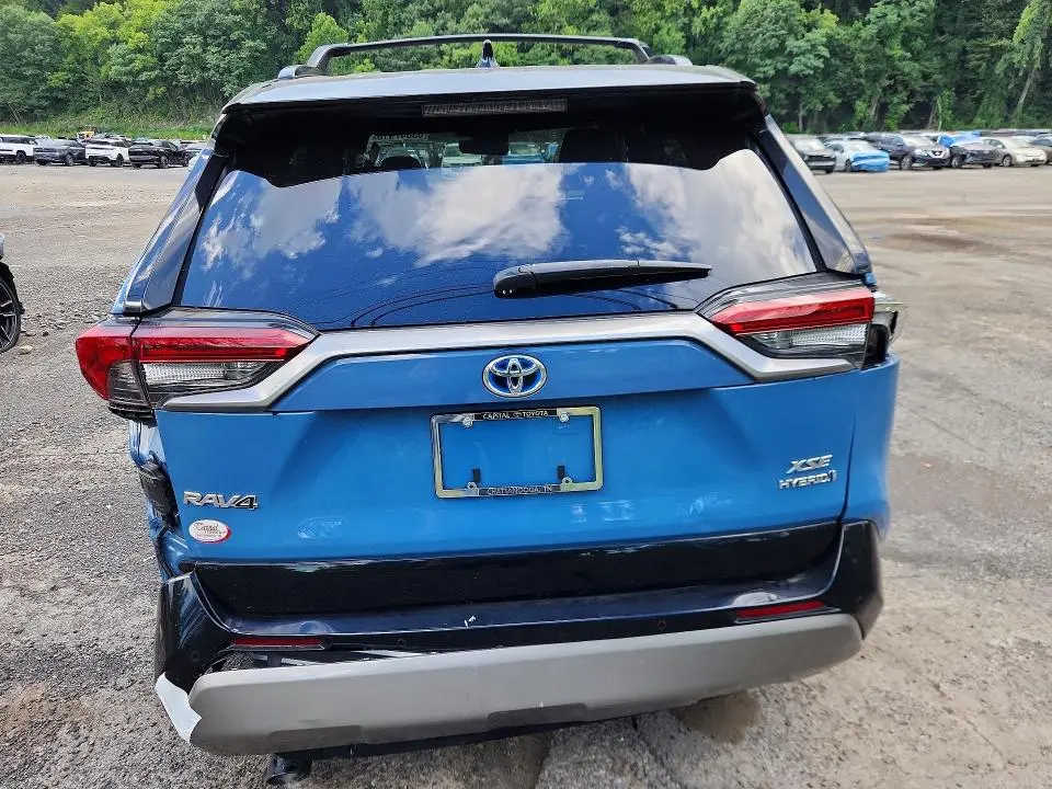 2024 TOYOTA RAV4 XSE  