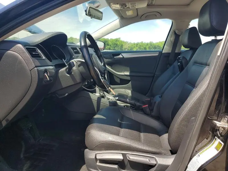 2017 VOLKSWAGEN JETTA SE  