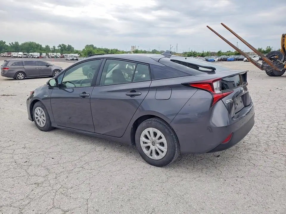 2019 TOYOTA PRIUS LE  
