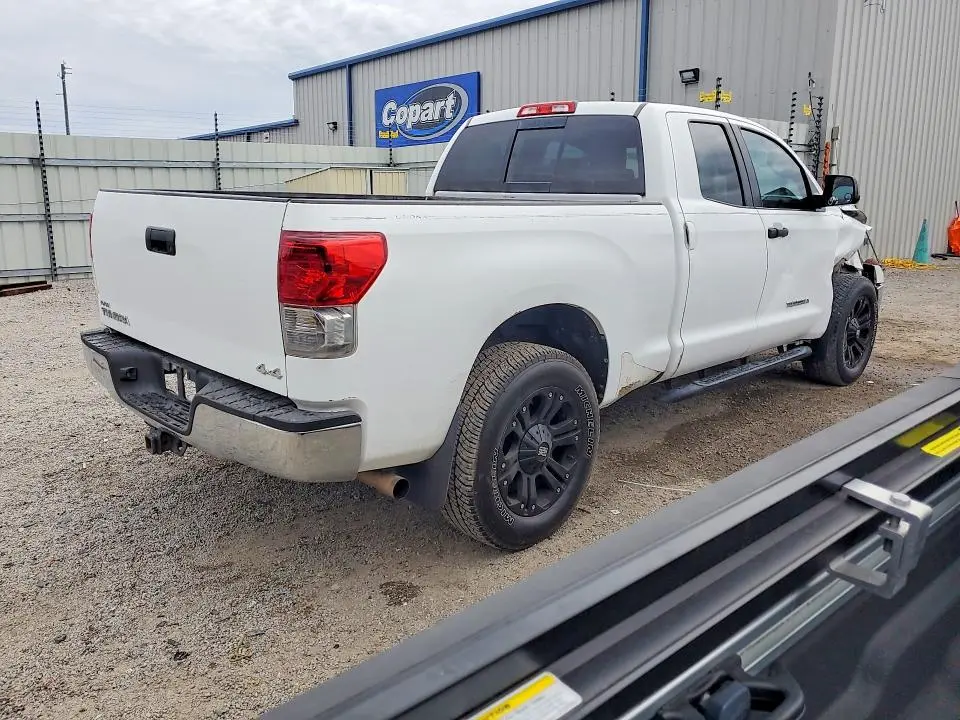 2011 TOYOTA TUNDRA DOUBLE CAB SR5  