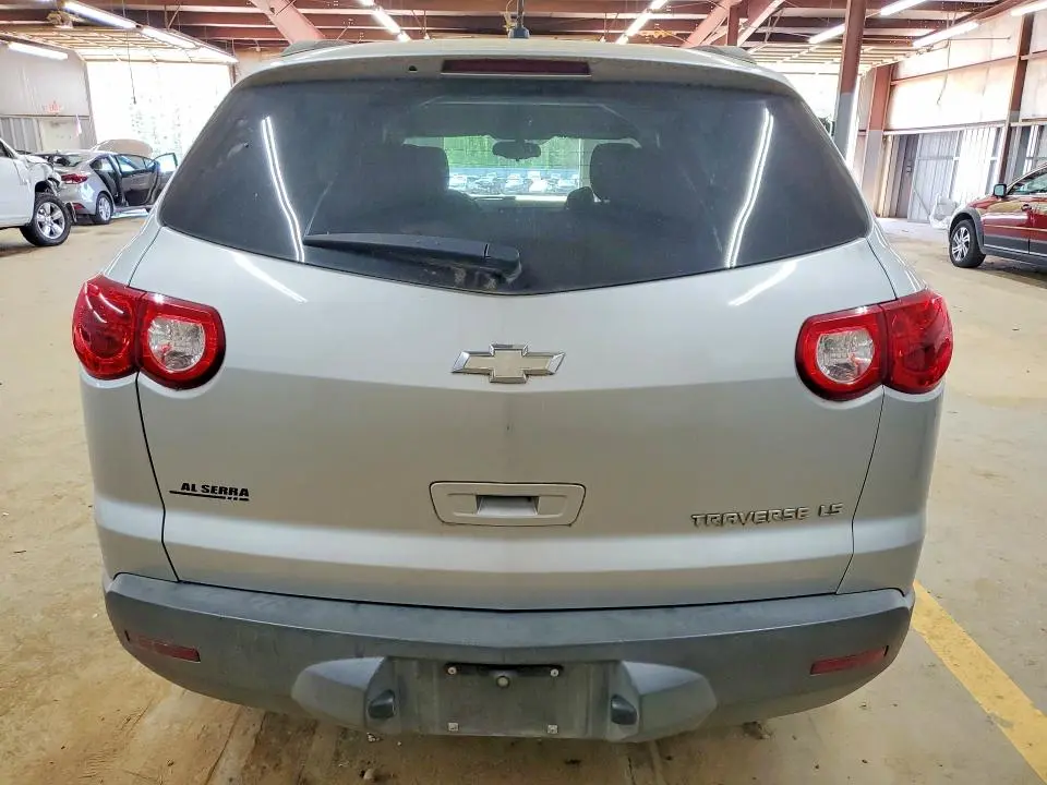 2011 CHEVROLET TRAVERSE LS  