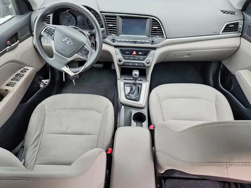 2017 HYUNDAI ELANTRA SE  