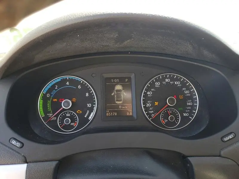 2013 VOLKSWAGEN JETTA   