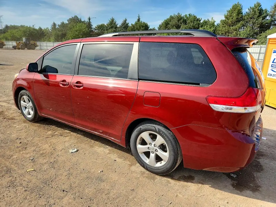 2011 TOYOTA SIENNA LE  