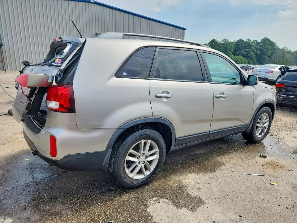 2015 KIA SORENTO LX  
