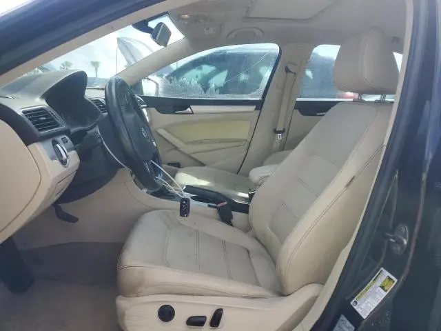 2013 VOLKSWAGEN PASSAT SE