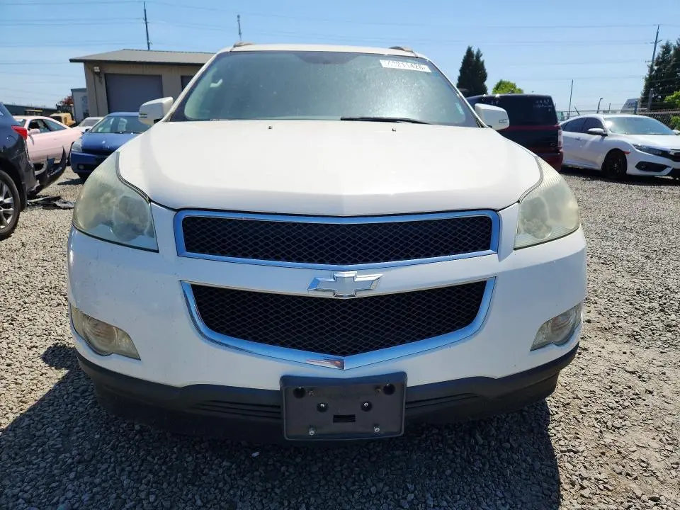 2011 CHEVROLET TRAVERSE LT  