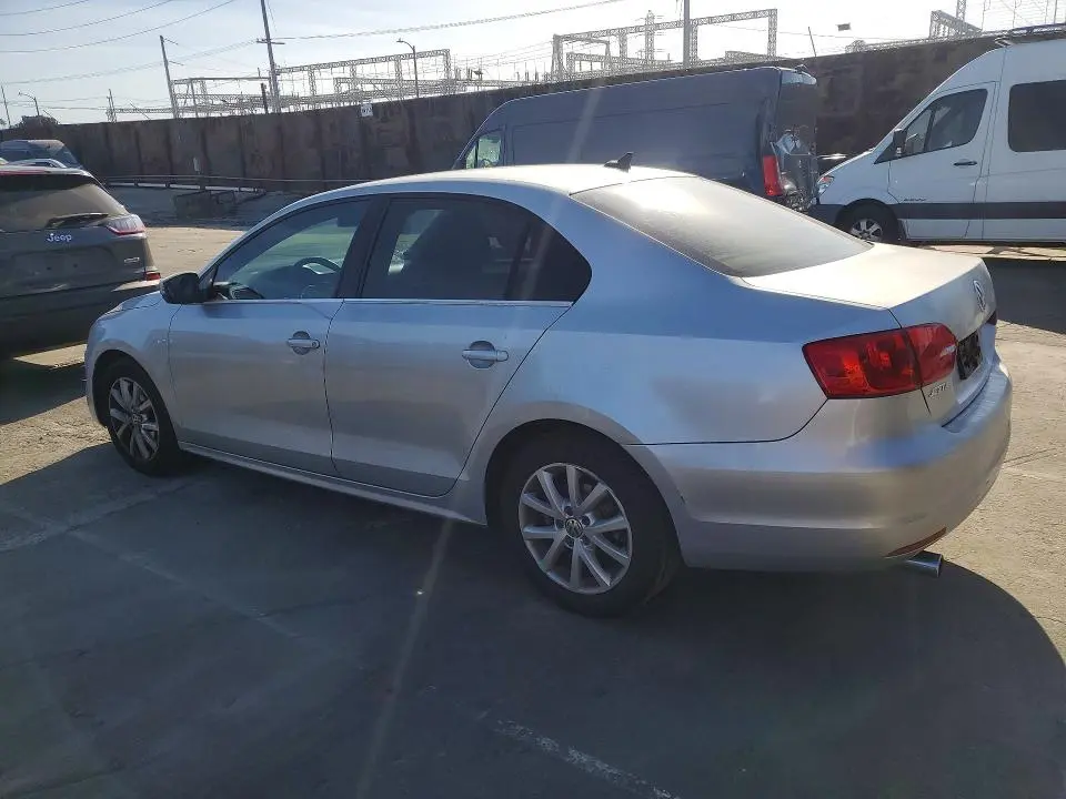 2013 VOLKSWAGEN JETTA SE  