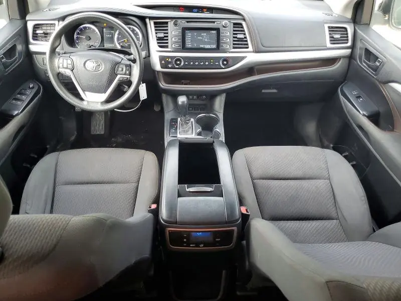 2017 TOYOTA HIGHLANDER LE  