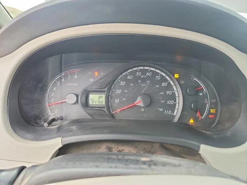 2013 TOYOTA SIENNA LE  
