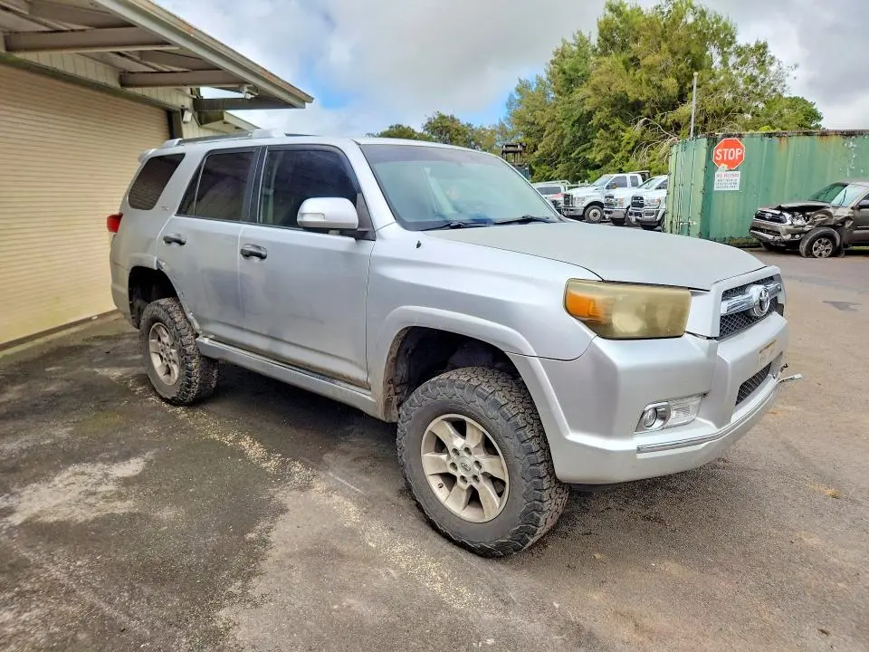 2011 TOYOTA 4RUNNER SR5  